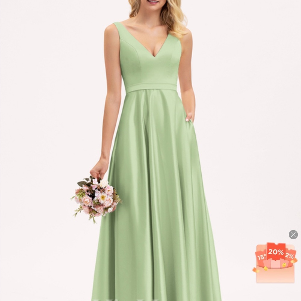 Green Maxi A-line Dress with V-neck for Wedding Guest